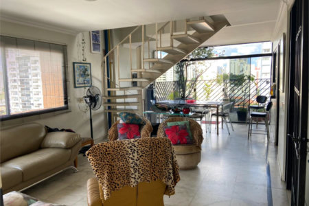 Apartamento à venda com 4 quartos, sendo 1 suíte, em Campo Belo, São Paulo, SP