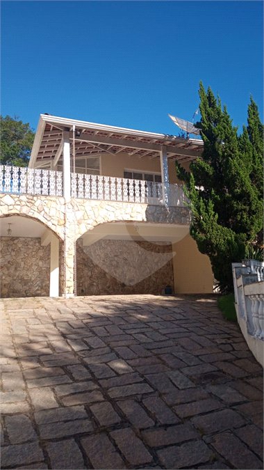 Casa à venda com 5 quartos, sendo 3 suítes,  no condomínio Estância Marambaia, Vinhedo - SP