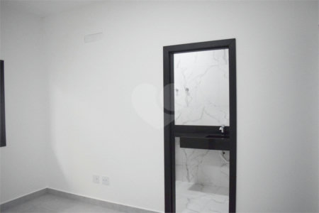 Casa à venda com 4 suítes no condomínio Figueira Garden, Atibaia - SP