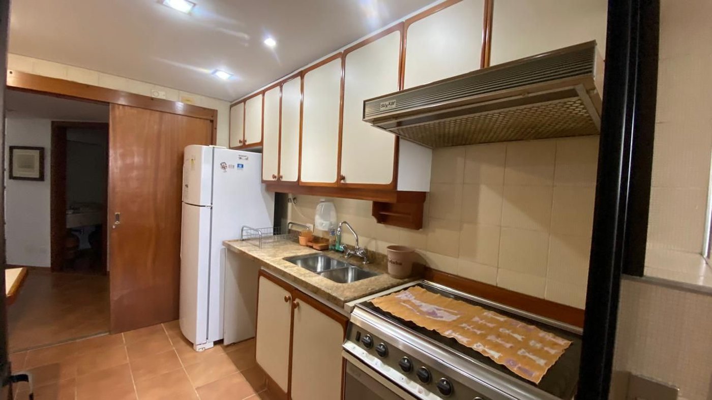 Apartamento com 3 dormitórios à venda, 170 m² por R$ 1.430.000,00 - Pitangueiras - Guarujá/SP