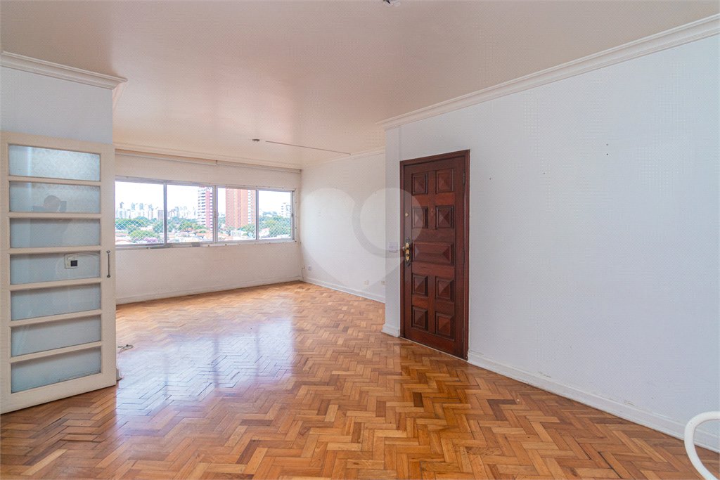Apartamento à venda com 3 quartos, sendo 1 suíte, em Campo Belo, São Paulo, SP