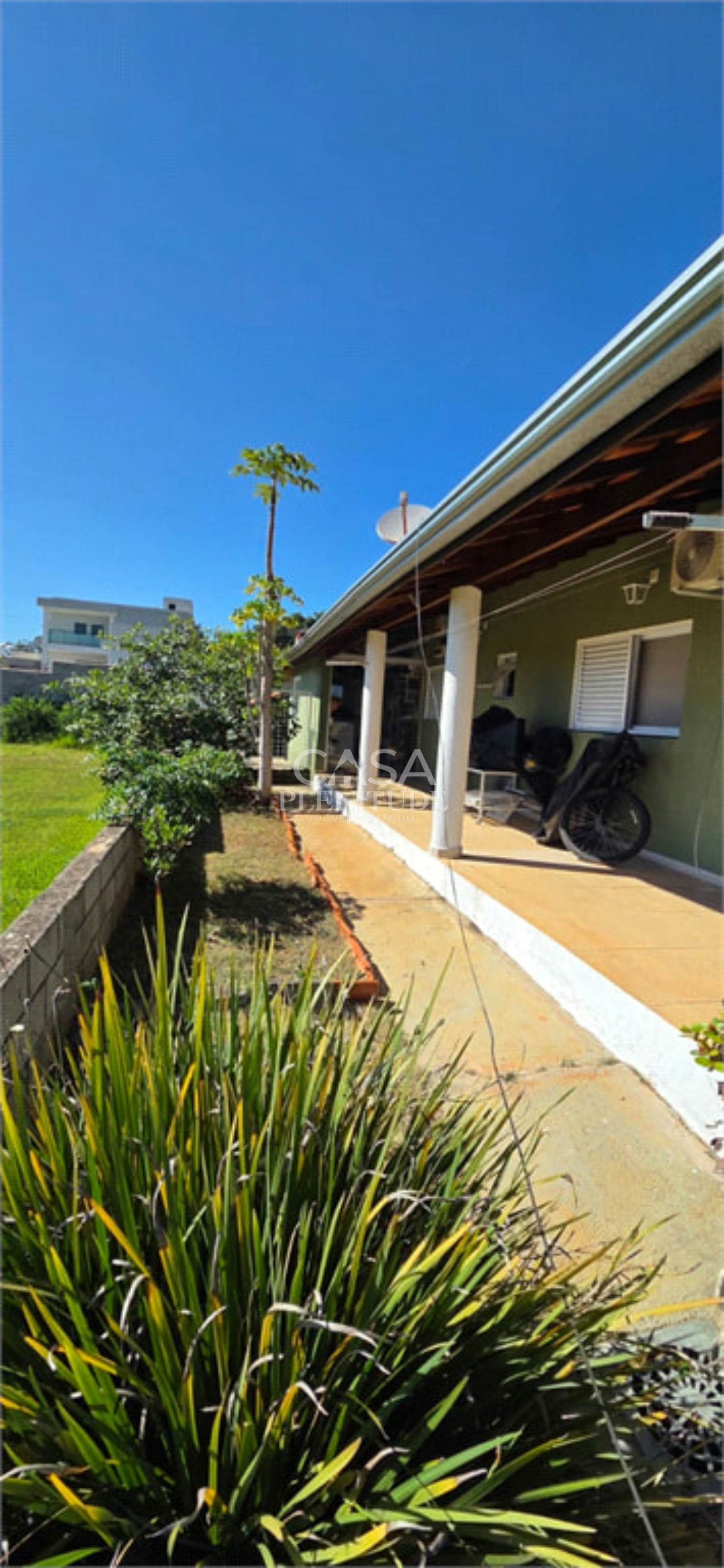 Casa em condomínio à venda ou para alugar com 3 quartos, sendo 1 suíte,  em Village da Serra, Araçoiaba da Serra, SP