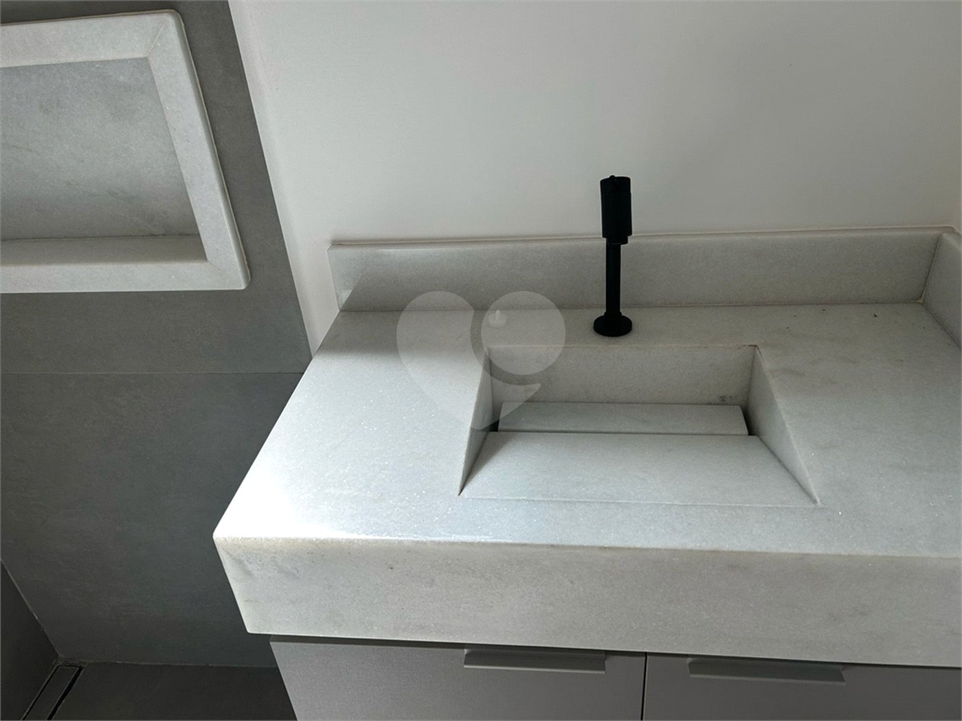 Casa à venda com 2 quartos, sendo 1 suíte,  no condomínio Residencial Marina, Itapetininga - SP