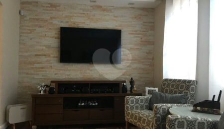 Sobrado à venda com 3 quartos, sendo 1 suíte,  em Vila do Castelo, São Paulo, SP