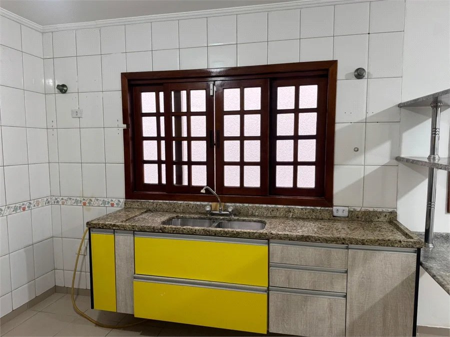 Sobrado à venda ou para alugar com 3 suítes em Vila Sônia, São Paulo, SP