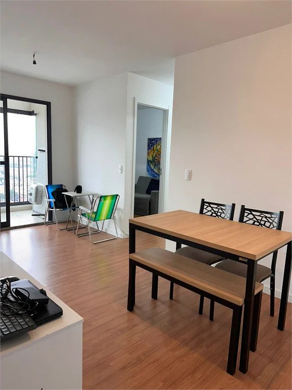 Apartamento à venda com 3 quartos, sendo 1 suíte, em Vila Anastácio, São Paulo, SP