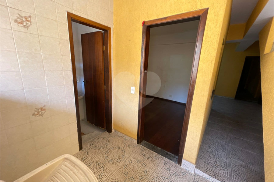 Sobrado à venda com 4 quartos, sendo 1 suíte, em Vila Nova Cachoeirinha, São Paulo, SP
