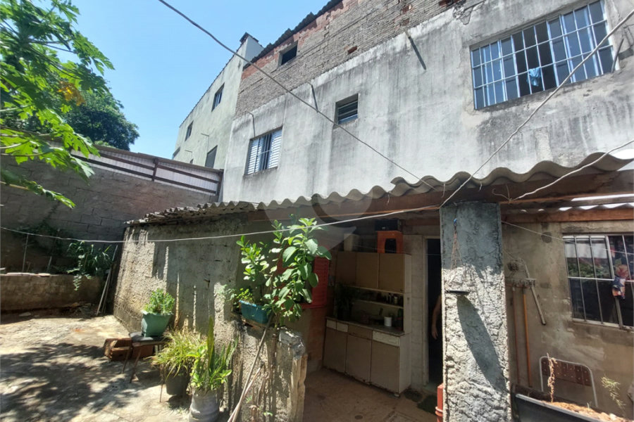 Sobrado à venda com 4 quartos em Vila Clarice, São Paulo, SP