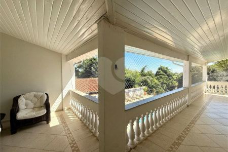 Casa à venda com 4 quartos, sendo 2 suítes,  no condomínio Morada da Lua, Vinhedo - SP