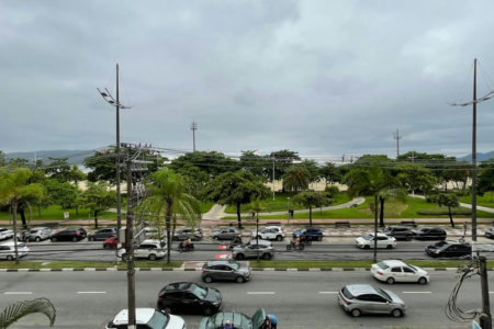 Apartamento com 3 dormitórios frente a praia à venda, 161 m² por R$ 2.200.000 - Gonzaga - Santos/SP