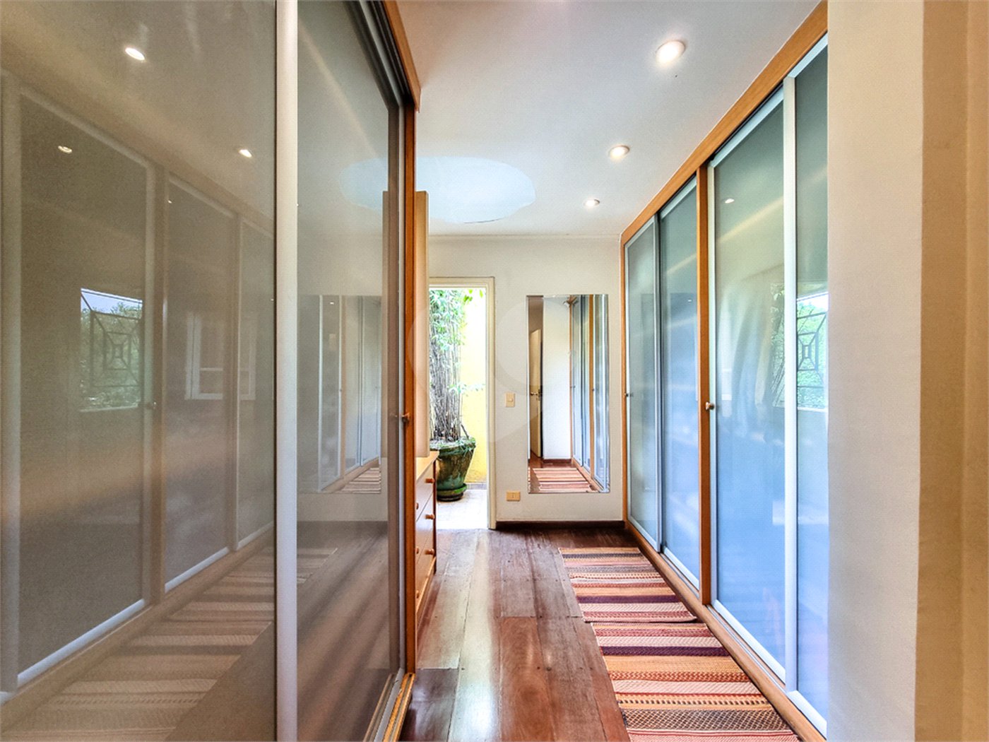 Casa à venda com 4 suítes no condomínio Annecy Village, São Paulo - SP
