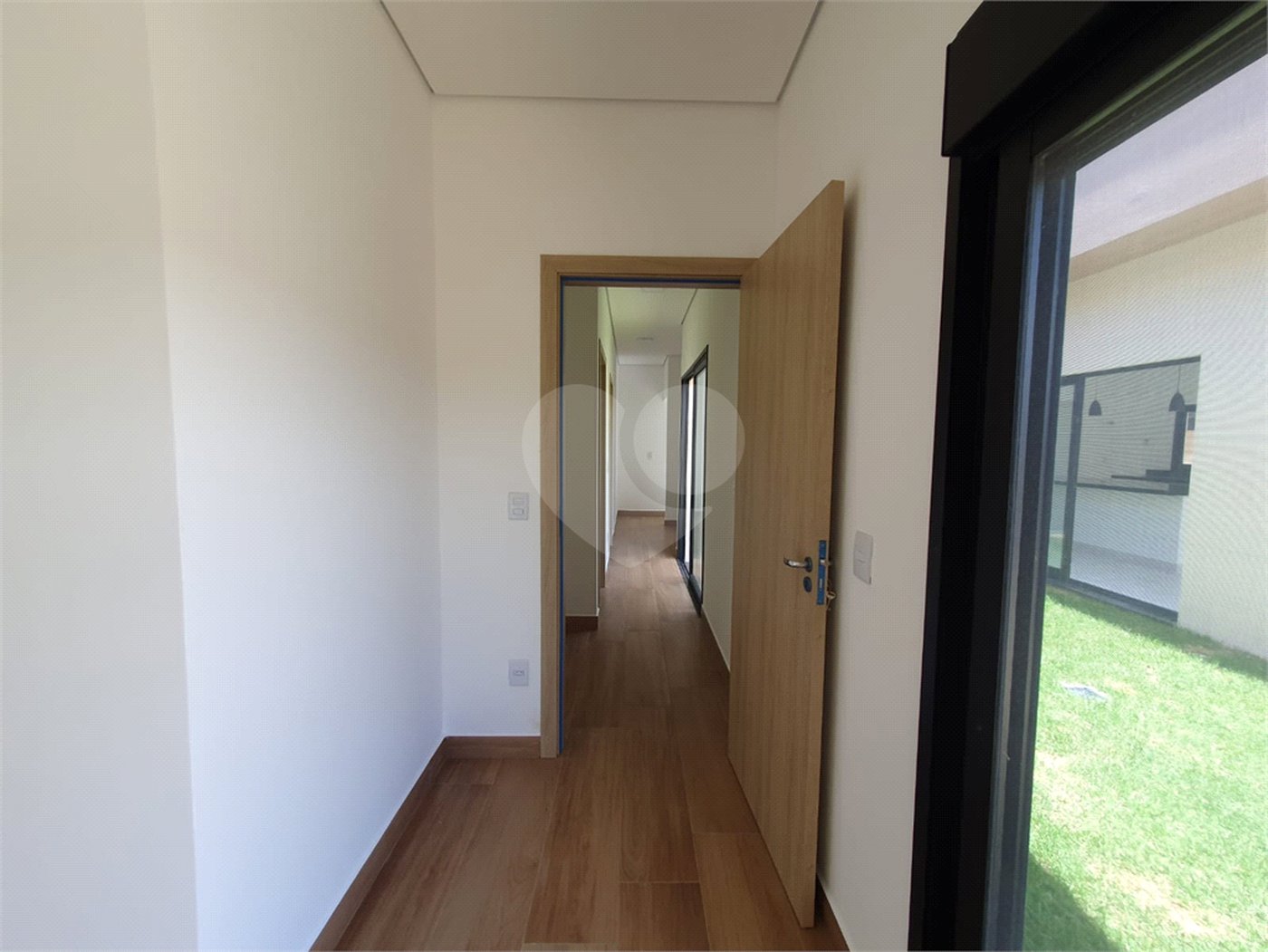 Casa à venda com 3 suítes no condomínio Via Castelli, Louveira - SP