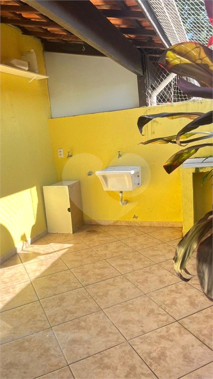 Sobrado à venda com 2 quartos no condomínio Refugio Canta Galo, Cotia - SP