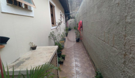 Casa à venda com 2 quartos, sendo 1 suíte,  em Jardim das Cerejeiras, Atibaia, SP