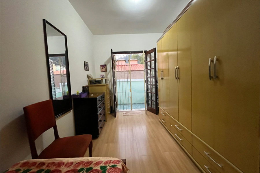 Sobrado à venda com 3 quartos, sendo 1 suíte, em Vila Irmãos Arnoni, São Paulo, SP
