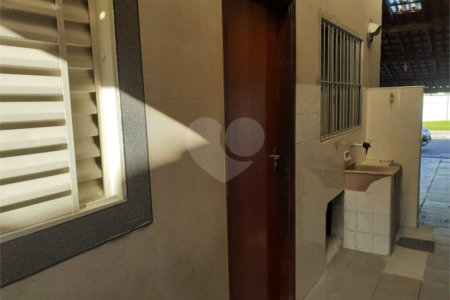 Casa à venda com 3 quartos, sendo 1 suíte, em Jardim Castanheira, São José dos Campos, SP