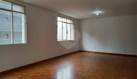 Apartamento à venda com 3 quartos, sendo 1 suíte,  em Pinheiros, São Paulo, SP