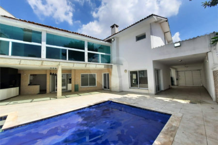 Sobrado à venda com 3 quartos, sendo 1 suíte, em City Campo Grande, São Paulo, SP