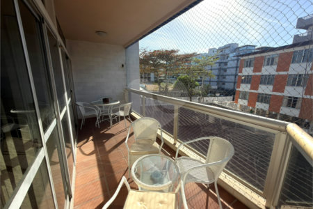 Apartamento à venda com 3 quartos, sendo 1 suíte, em Vila Nova, Cabo Frio, RJ