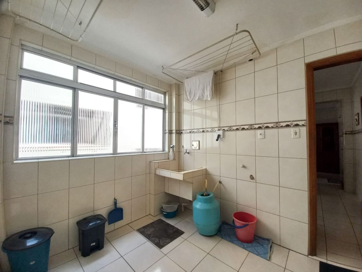 Belíssimo Apartamento de Frente, 3 Quartos, com Garagem Fechada, à Venda no Marapé – Santos/SP