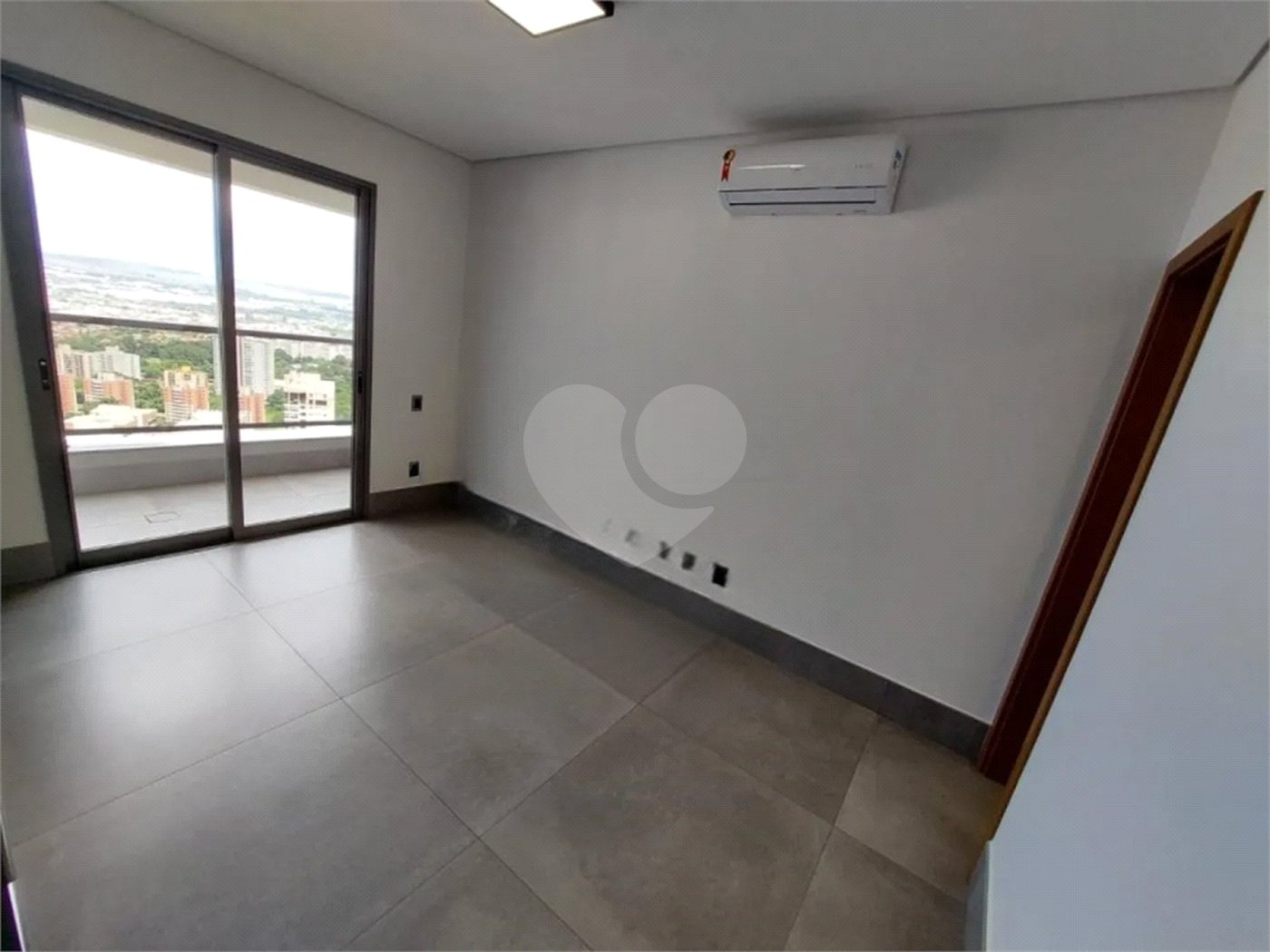 Flat para alugar com 1 suíte em Bosque das Juritis, Ribeirão Preto, SP