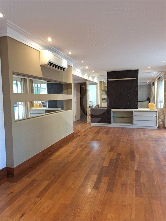 Apartamento à venda com 4 quartos, sendo 3 suítes,  em Vila Gertrudes, São Paulo, SP