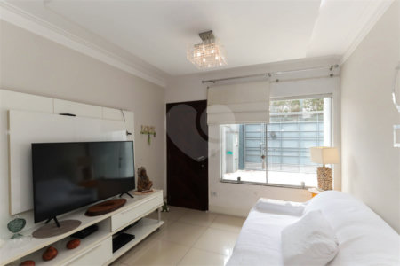 Sobrado à venda com 2 quartos, sendo 1 suíte, em Chácara Santo Antônio, São Paulo, SP