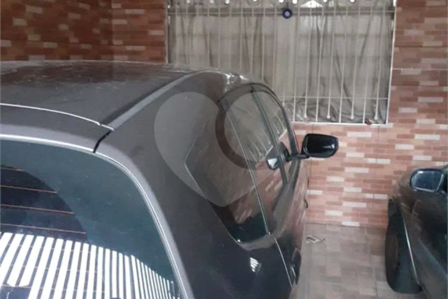 Sobrado à venda com 4 quartos, sendo 1 suíte, em Campo Limpo, São Paulo, SP