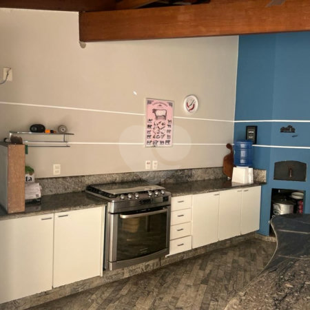 Casa à venda com 2 suítes no condomínio Recanto dos Ipes, Atibaia - SP
