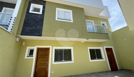 Casa à venda com 2 suítes em Parque Jaçatuba, Santo André, SP