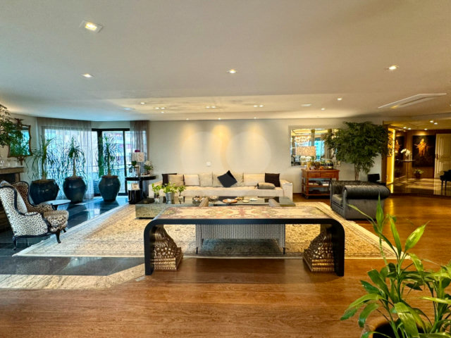 Apartamento à venda com 4 suítes em Moema, São Paulo, SP