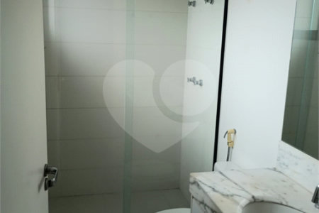 Casa à venda ou para alugar com 3 suítes no condomínio Quinta das Oliveiras, Valinhos - SP