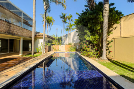 Casa à venda com 4 suítes no condomínio Villa Borghese, Indaiatuba - SP