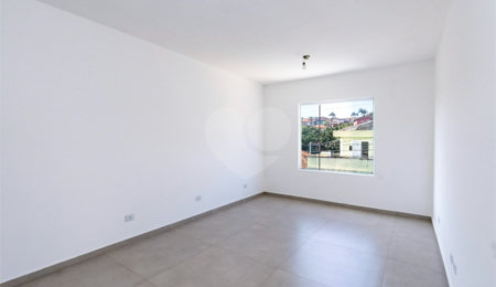 Sobrado à venda com 3 quartos, sendo 1 suíte,  em Vila Morse, São Paulo, SP