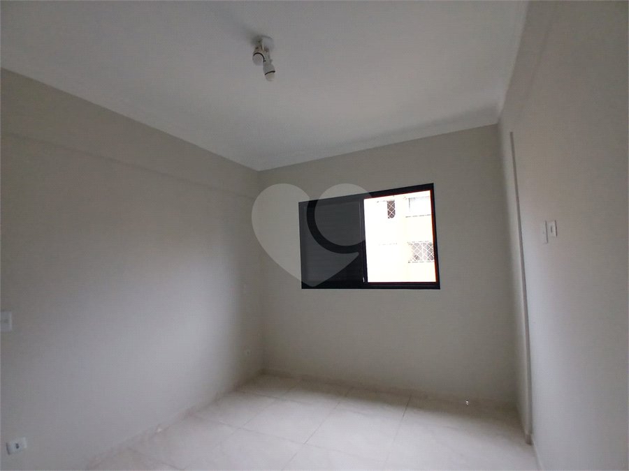 Apartamento para alugar com 2 quartos, sendo 1 suíte, em Jardim Carambeí, São Roque, SP
