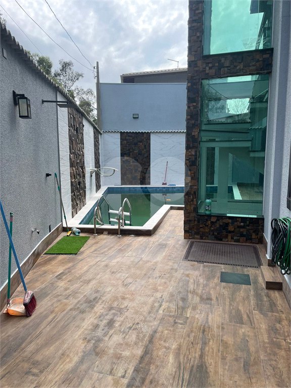 Casa à venda com 3 quartos, sendo 1 suíte, no condomínio Real Park Tietê, Mogi das Cruzes - SP