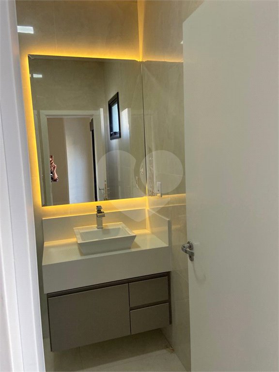 Casa à venda com 3 suítes no condomínio Residencial Maria Dulce, Indaiatuba - SP