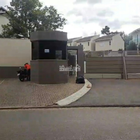 Casa à venda com 2 quartos no condomínio Residencial Manuela, Chácaras Maringá, Atibaia - SP