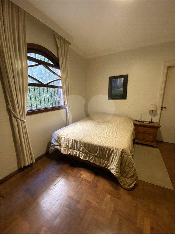 Casa Térrea à venda com 5 quartos, sendo 1 suíte, em Pacaembú, São Paulo, SP