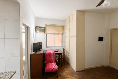 Kitnet à venda com 1 quarto em Catete, Rio de Janeiro, RJ