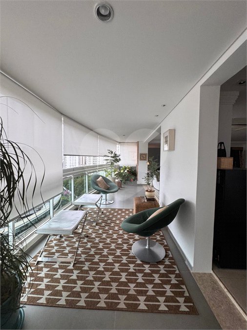 Apartamento à venda com 3 suítes em Vila Andrade, São Paulo, SP