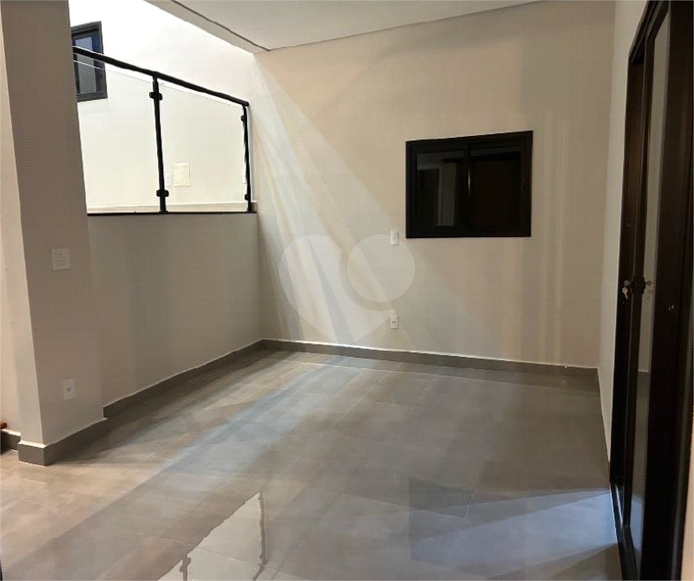 Casa à venda com 3 quartos, sendo 1 suíte, no condomínio Residencial Lagos D Icarai, Salto - SP