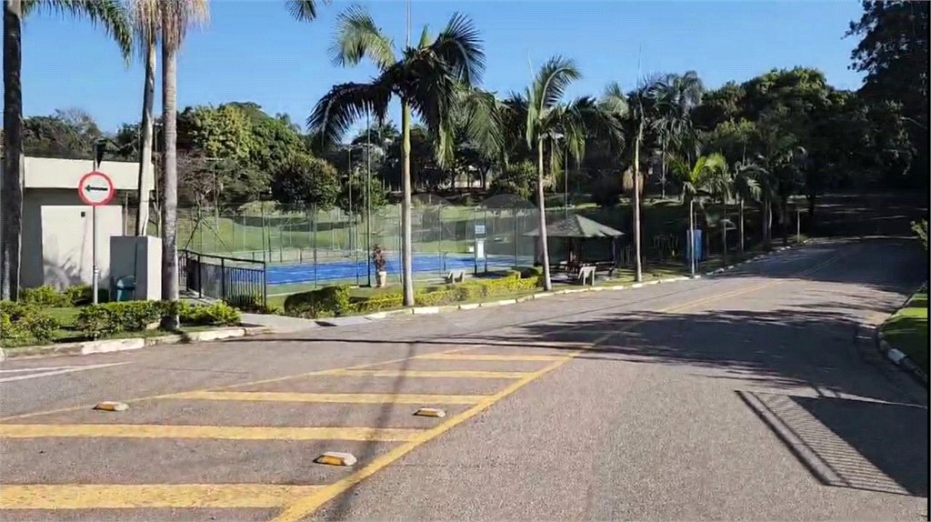 Casa à venda com 4 suítes no condomínio Shambala I, Atibaia - SP