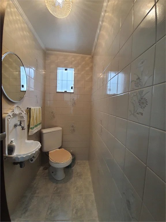 Sobrado à venda com 3 quartos, sendo 1 suíte,  em Jardim Rizzo, São Paulo, SP