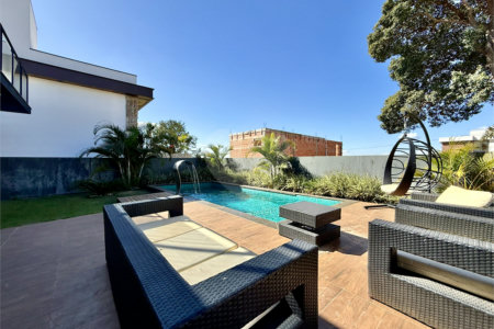 Casa à venda com 3 quartos, sendo 1 suíte,  em Terras de Santa Cristina XIII Setor Marina, Paranapanema, SP