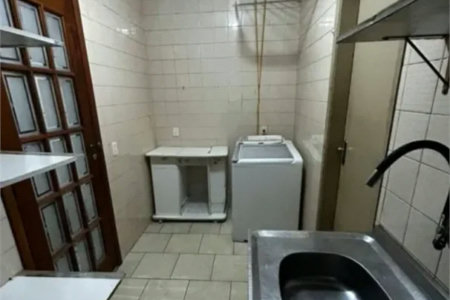 Sobrado à venda com 3 quartos, sendo 1 suíte,  em Jardim Ester, São Paulo, SP