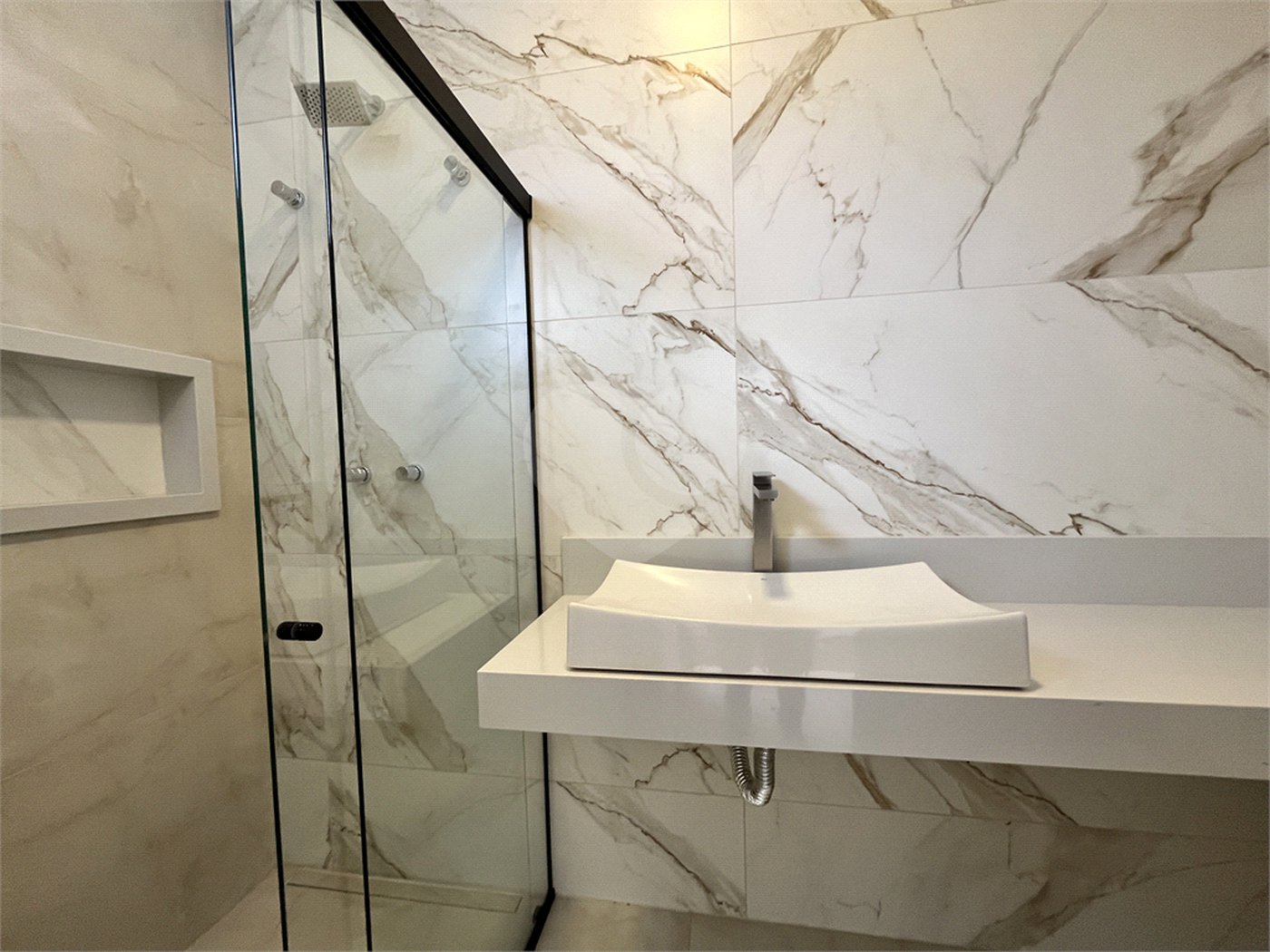 Casa à venda com 4 suítes no condomínio Mont Blanc, Sorocaba - SP