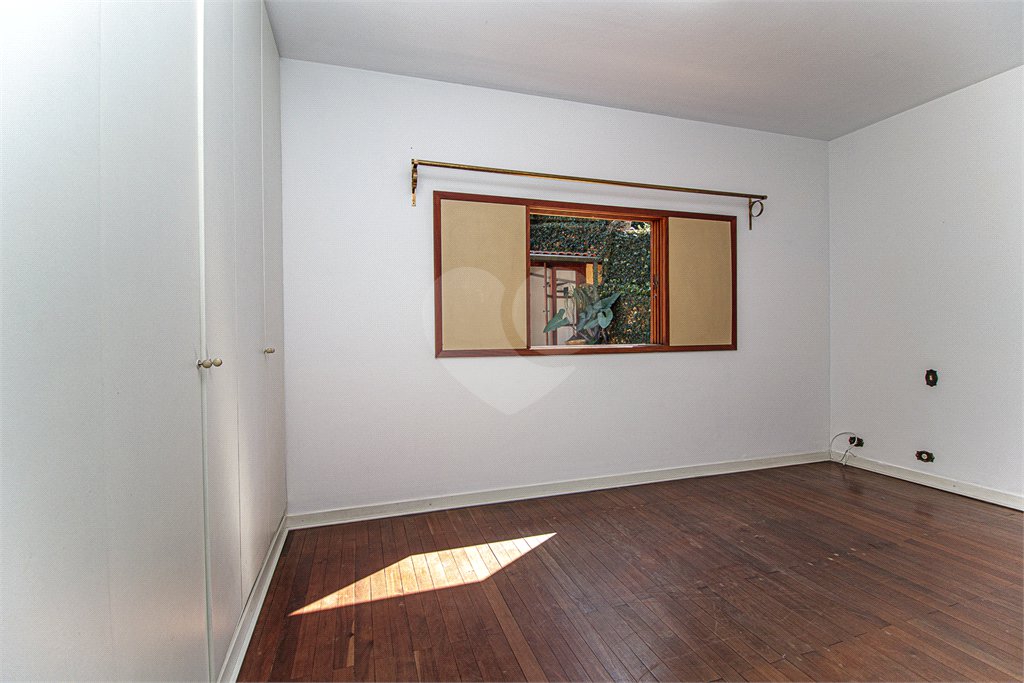 Casa Térrea à venda com 4 quartos, sendo 1 suíte, em Jardim Marajoara, São Paulo, SP
