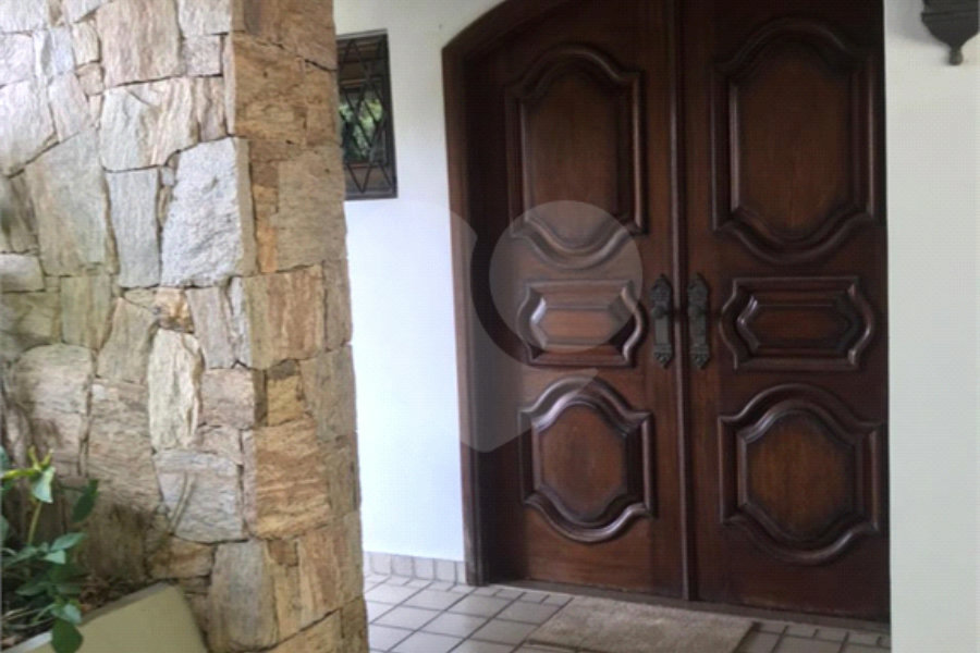 Casa à venda com 6 quartos, sendo 5 suítes, em Roseira, Mairiporã, SP