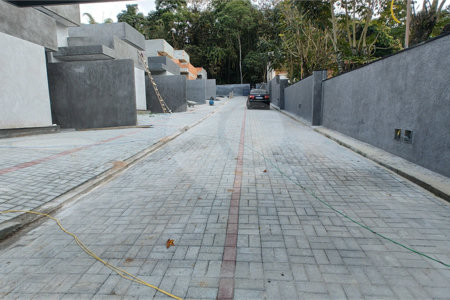 Casa à venda com 3 quartos, sendo 1 suíte, no condomínio Villagio Brasil, Atibaia - SP